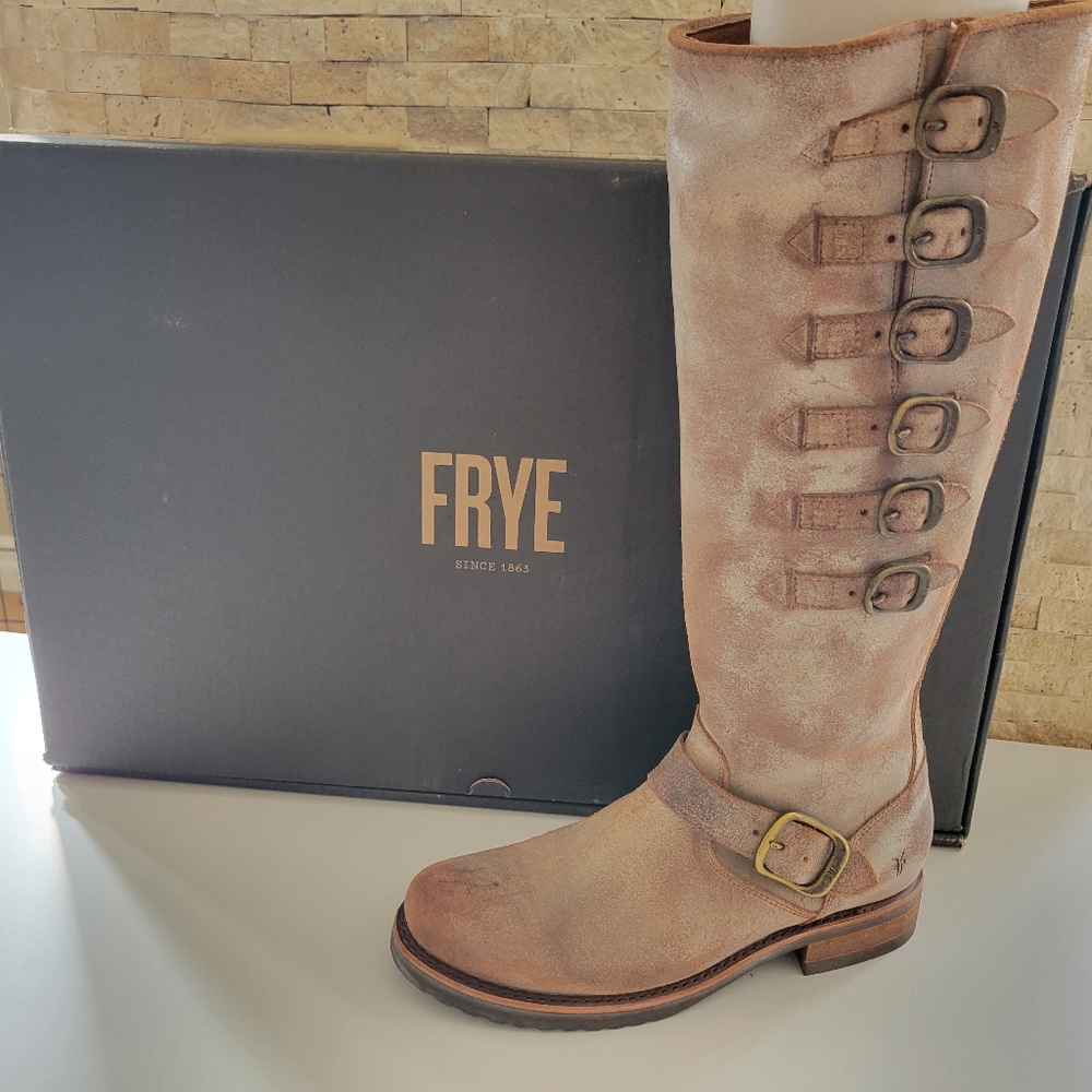 NEW - Frye Womans Boots